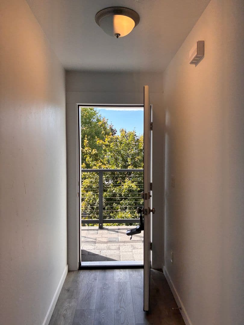 Bend Apartment: 1419 NW 8th St.