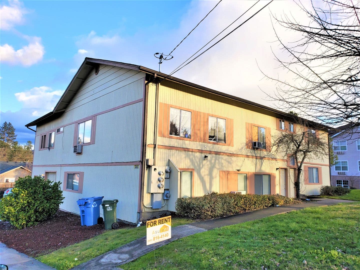 Grants Pass Apartment: 3095 Canal Ave