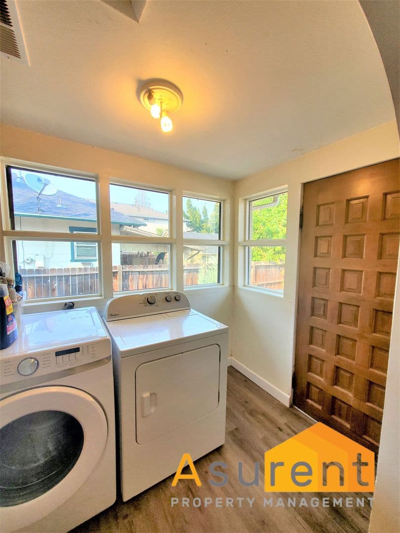 Medford House: 335 Orange St