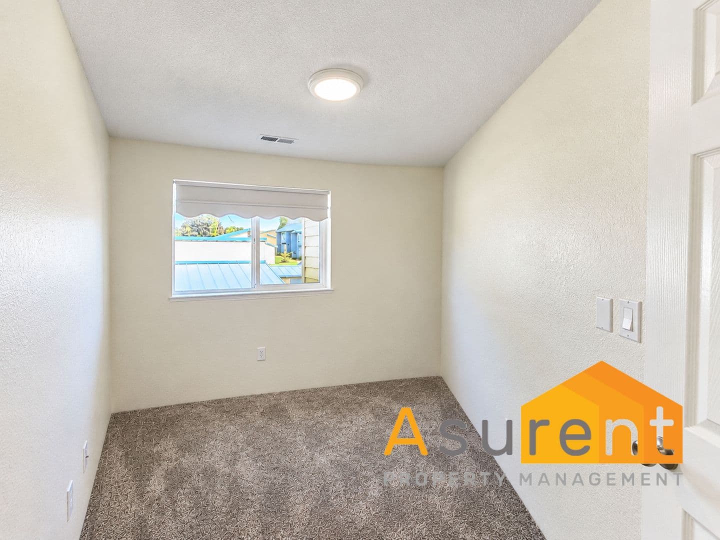 Medford Townhome: 1800 Crater Lake