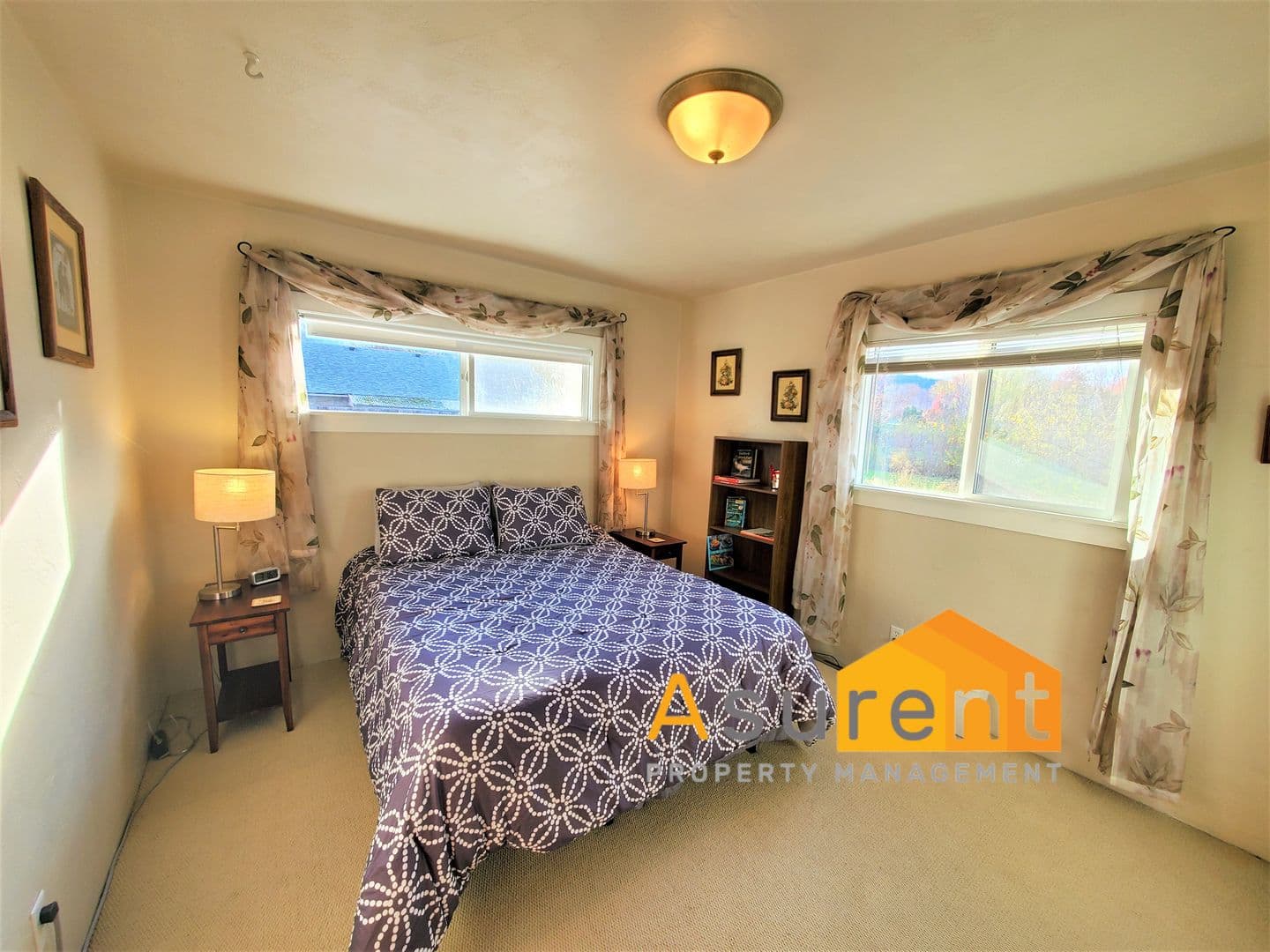 Medford Multiplex: 1638 Jasmine Ave. - House