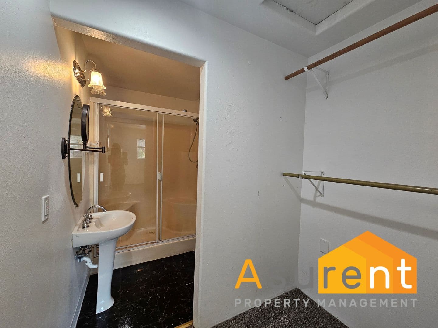 Medford Apartment: 924-926 Mt Pitt Ave.