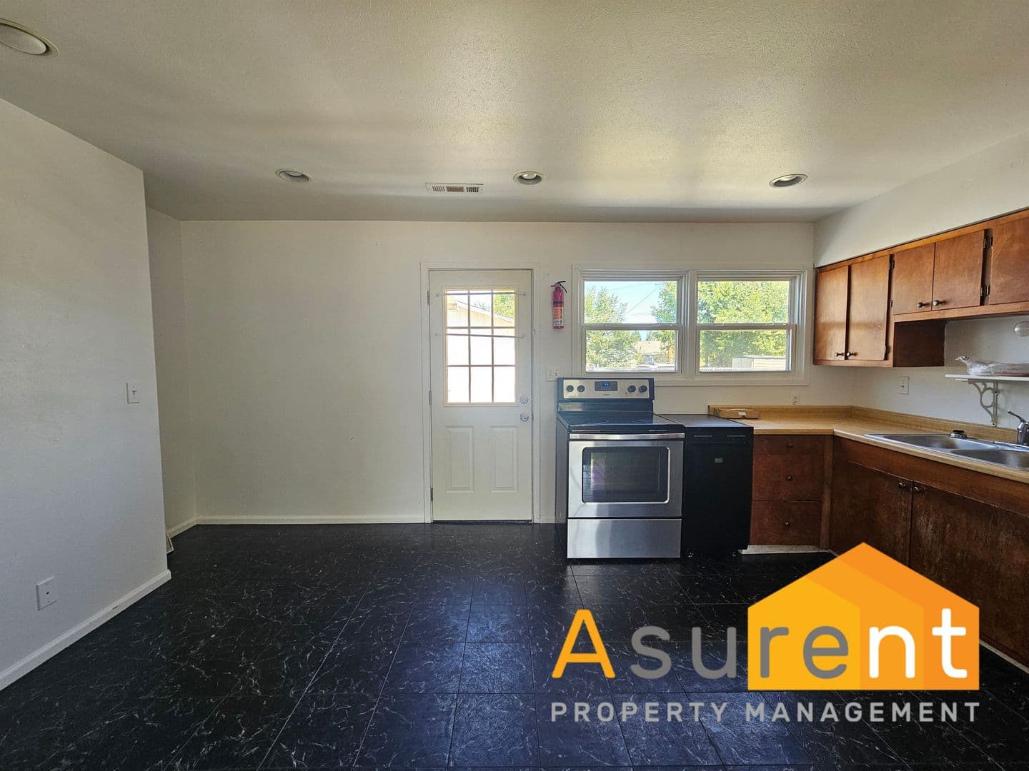 Medford Apartment: 924-926 Mt Pitt Ave.