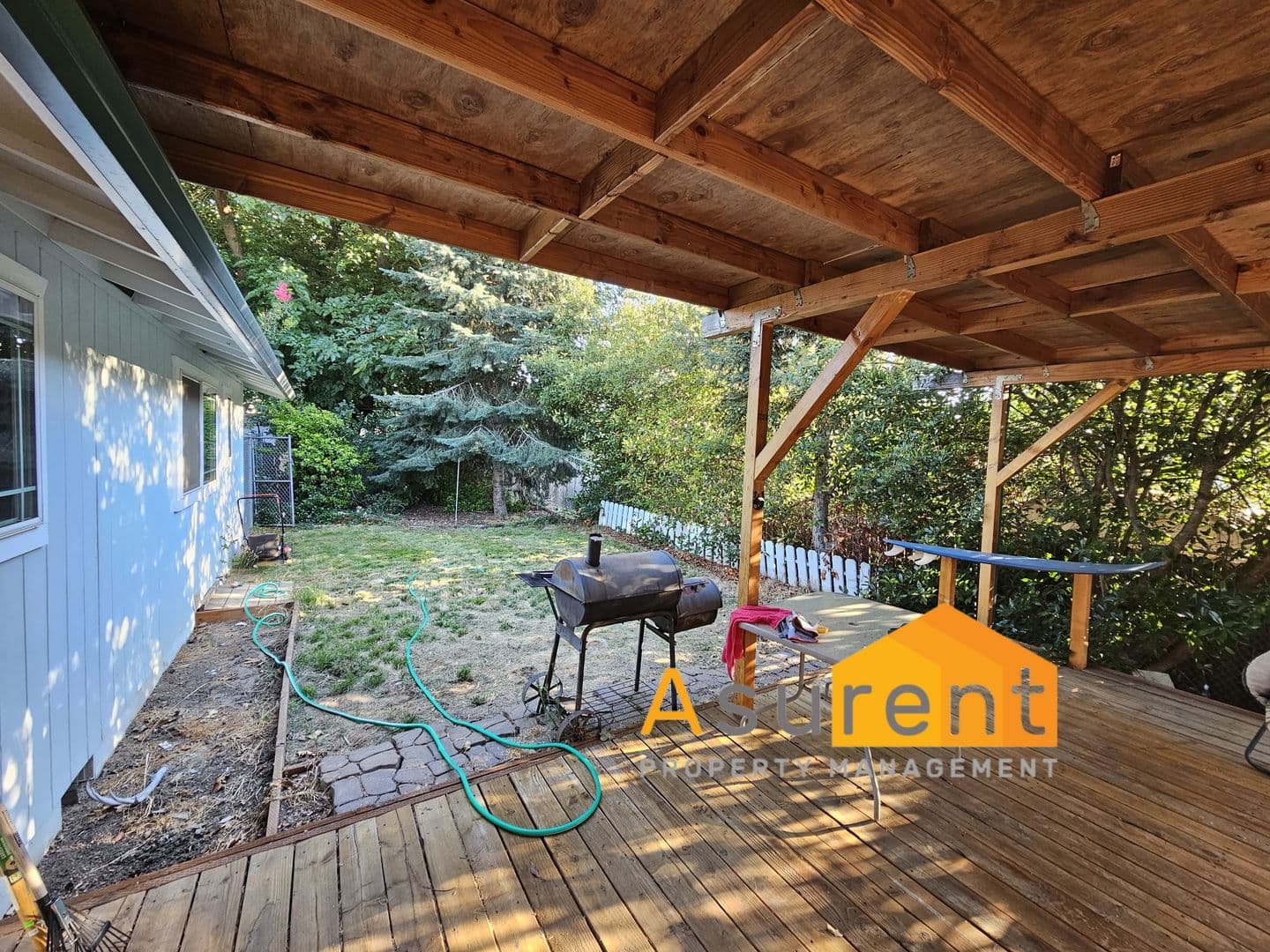 Medford House: 3085 Connell Ave