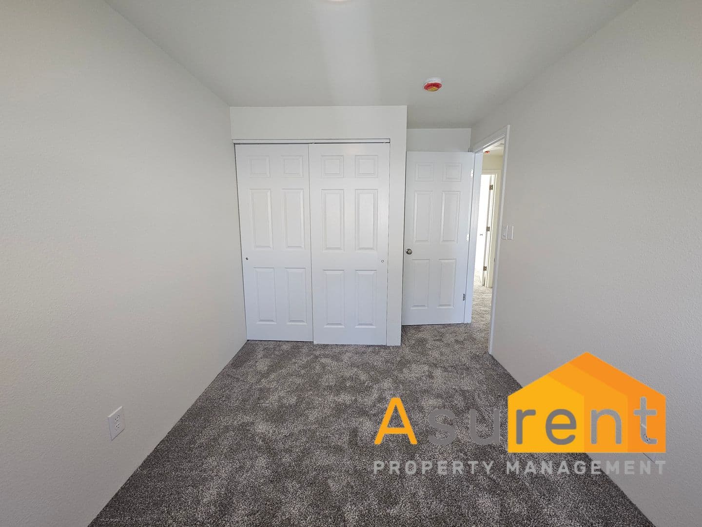 Medford Townhome: 1800 Crater Lake