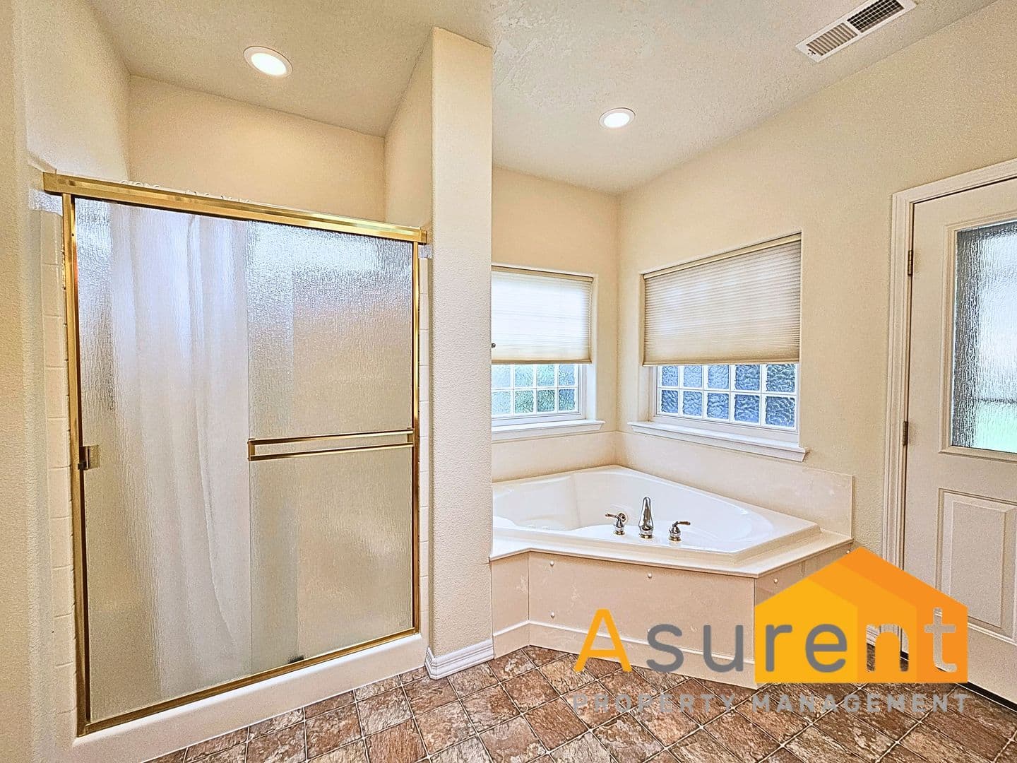 Eagle Point House: 233 Keystone Way