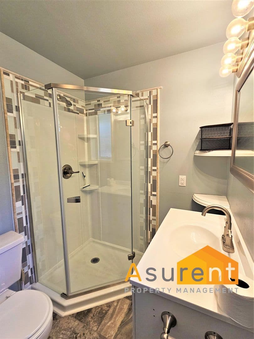 Medford House: 3085 Connell Ave