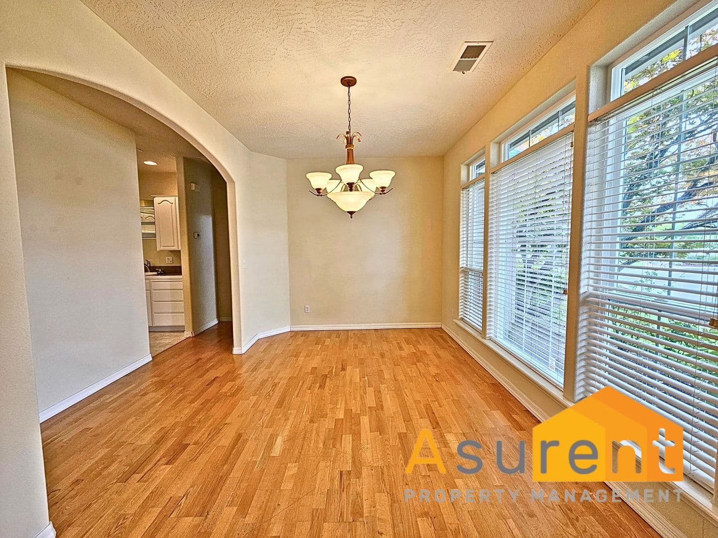 Eagle Point House: 233 Keystone Way