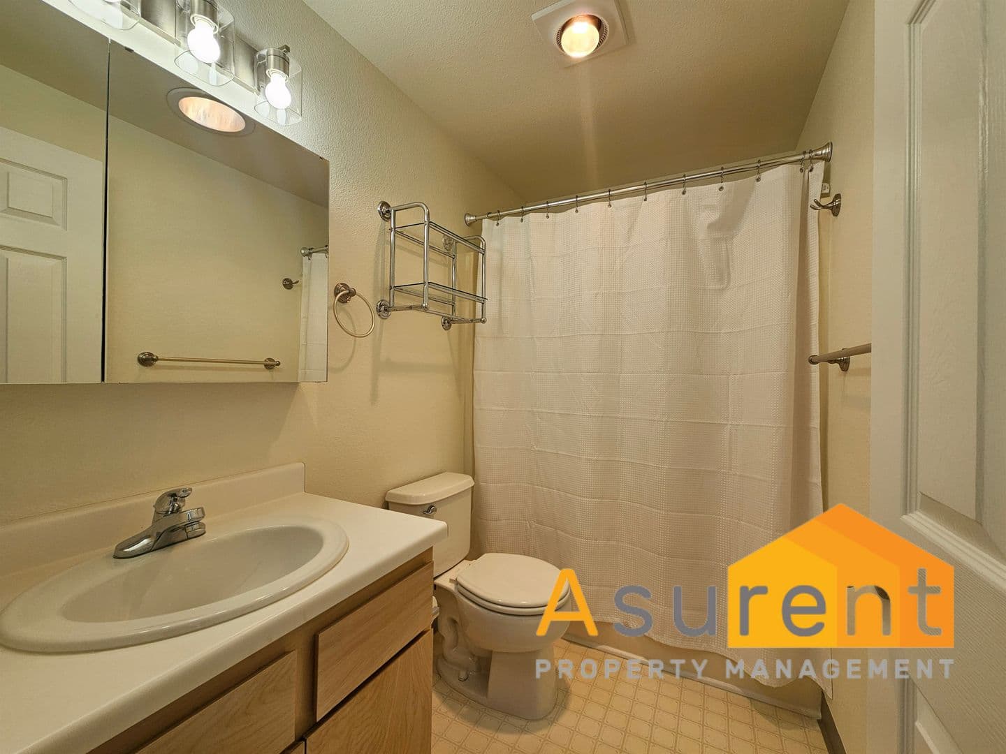 Medford Townhome: 1800 Crater Lake