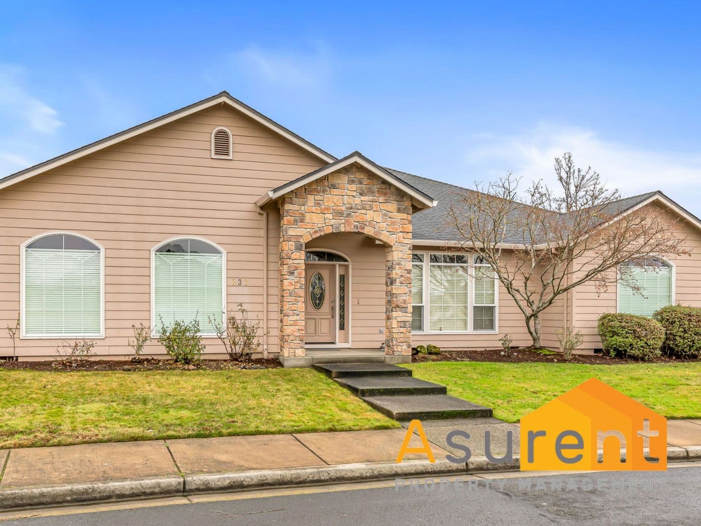 Eagle Point House: 233 Keystone Way