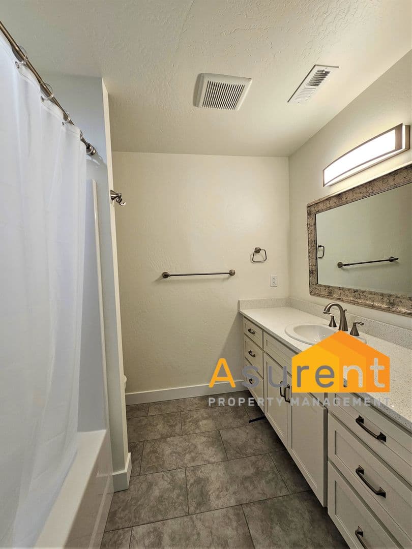 Talent House: 352 Willow Springs