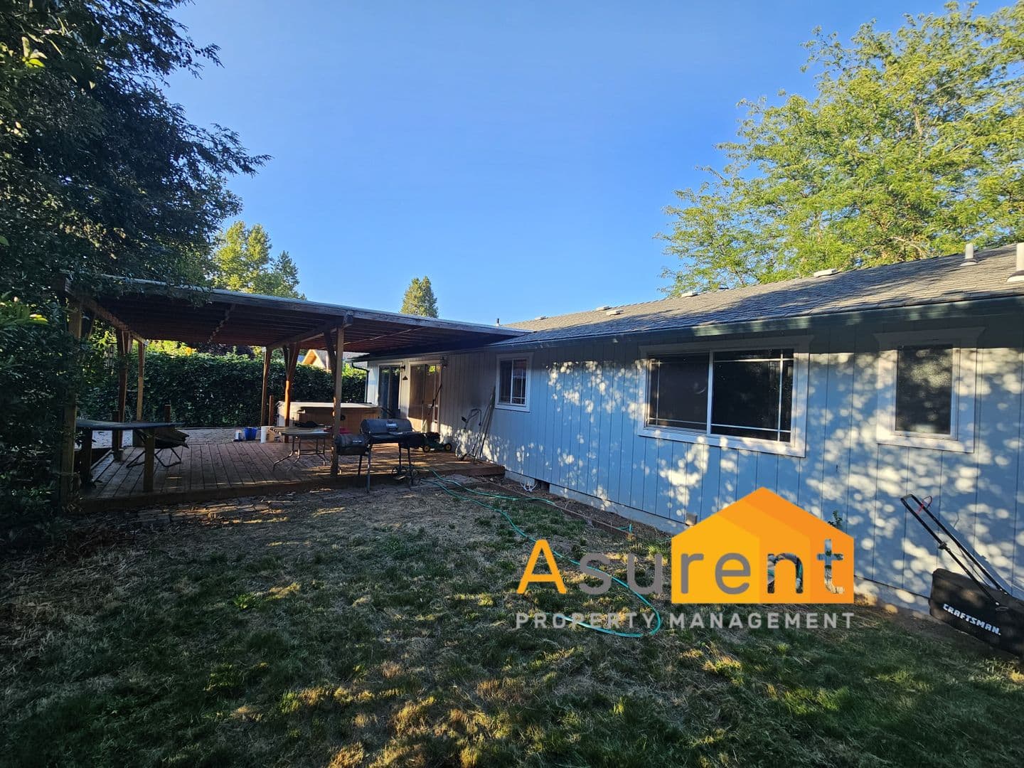 Medford House: 3085 Connell Ave