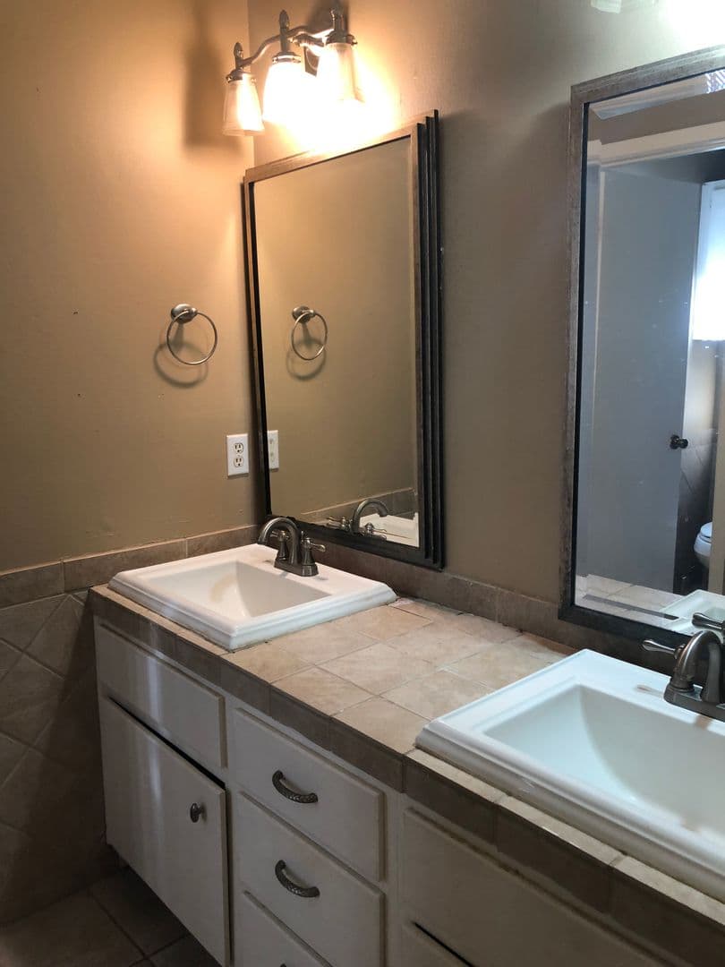College Station House: 700 Chalet Court