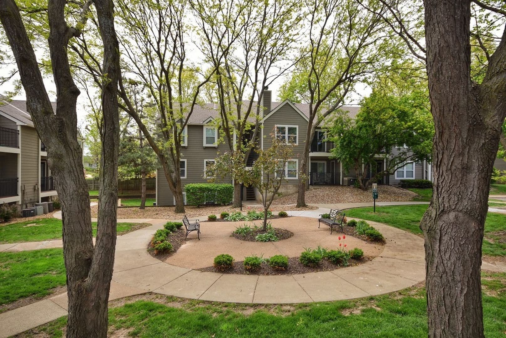 Shawnee Apartment: 11115 W 64th Terrace