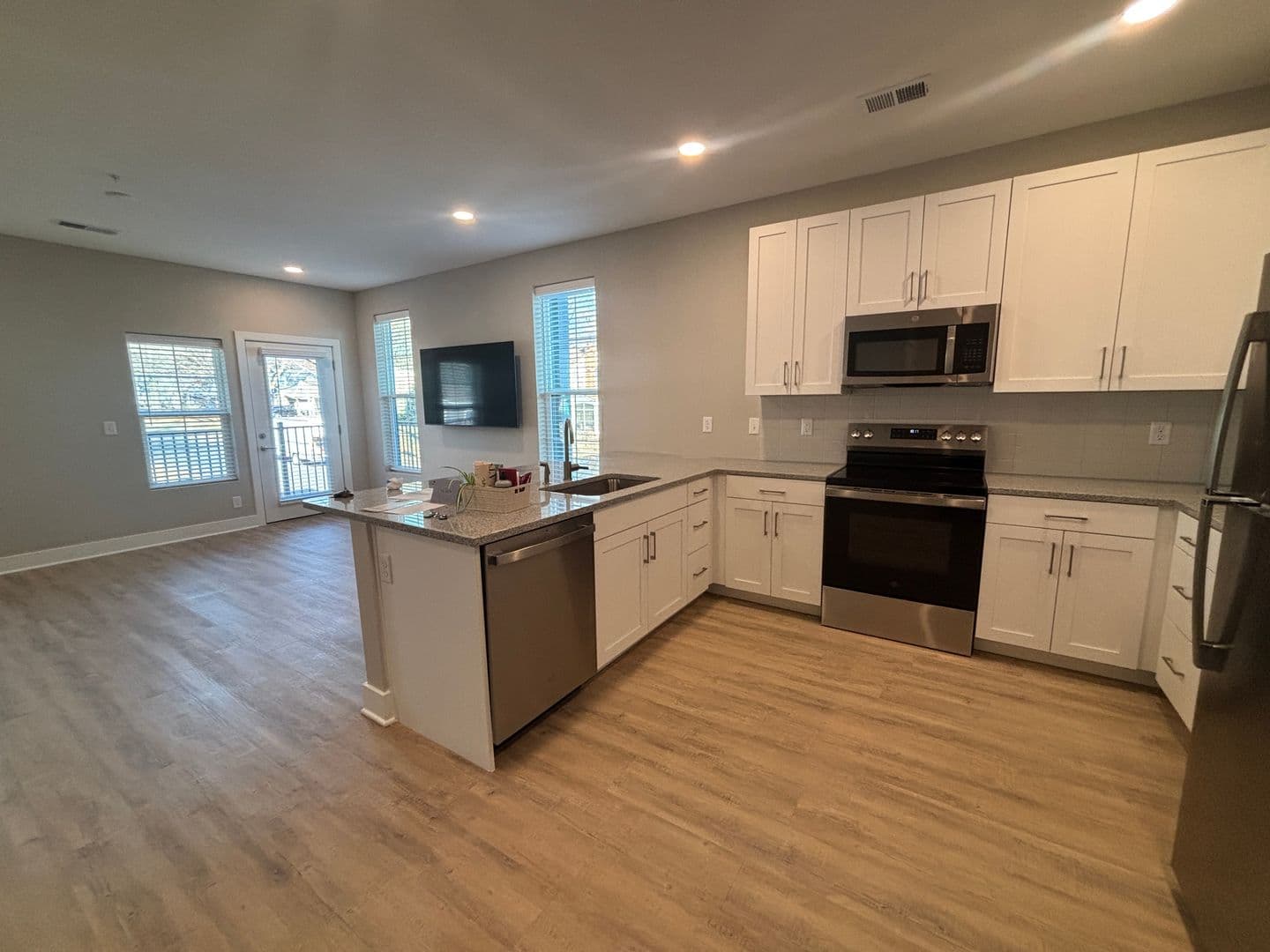Mission Apartment: 5808 Nall Ave