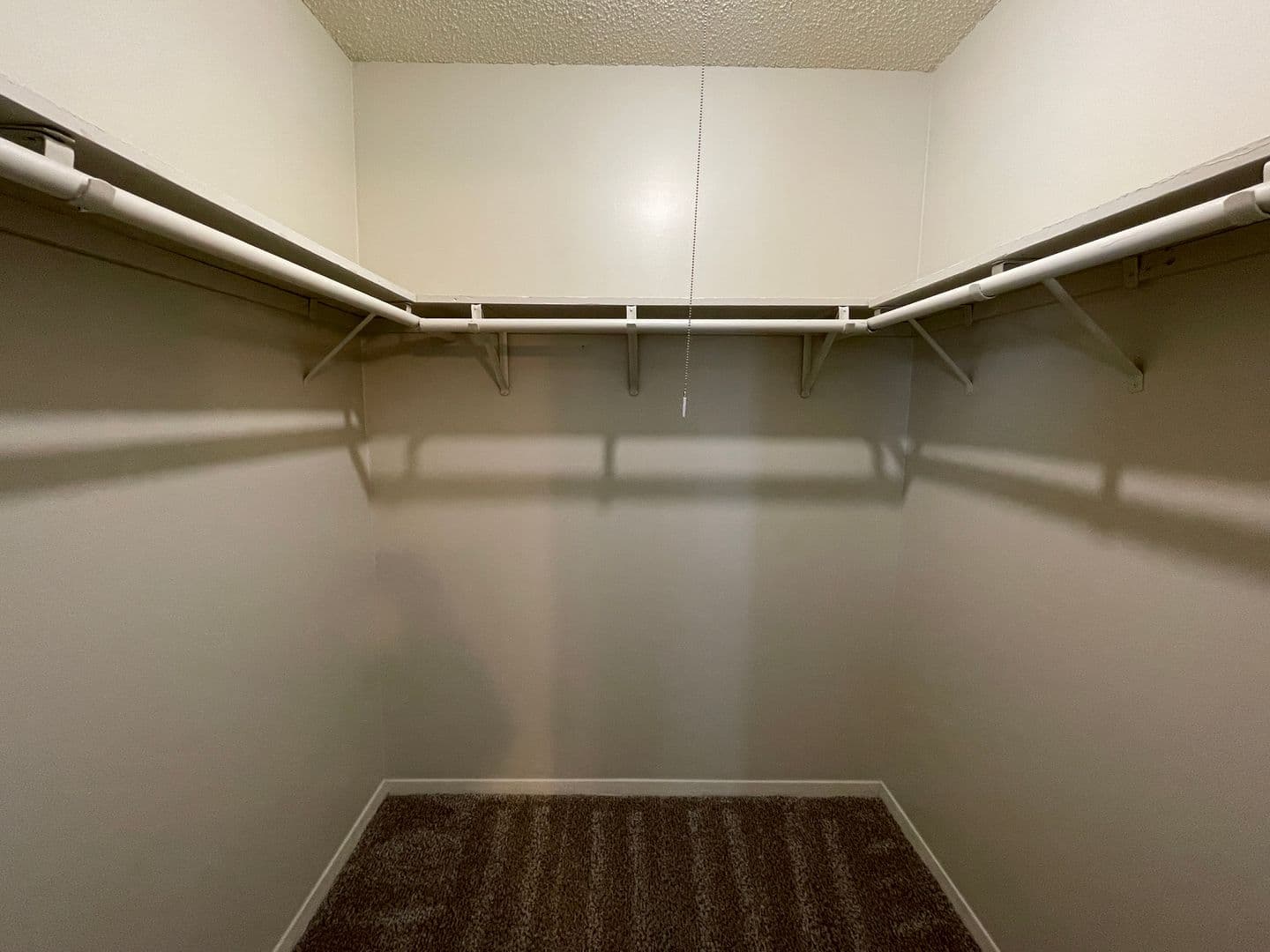 Mission Apartment: 5932 Outlook