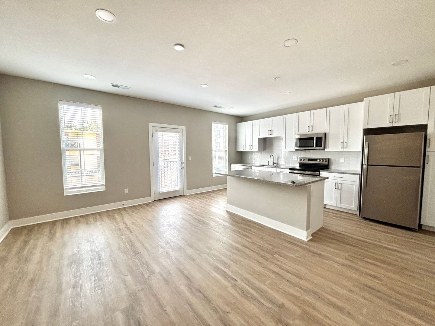 Mission Apartment: 5808 Nall Ave