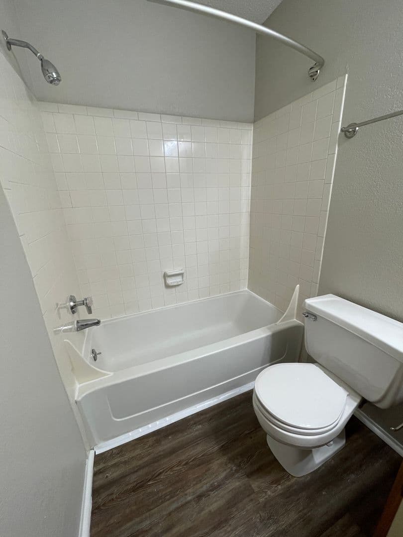 Shawnee Apartment: 11115 W 64th Terrace