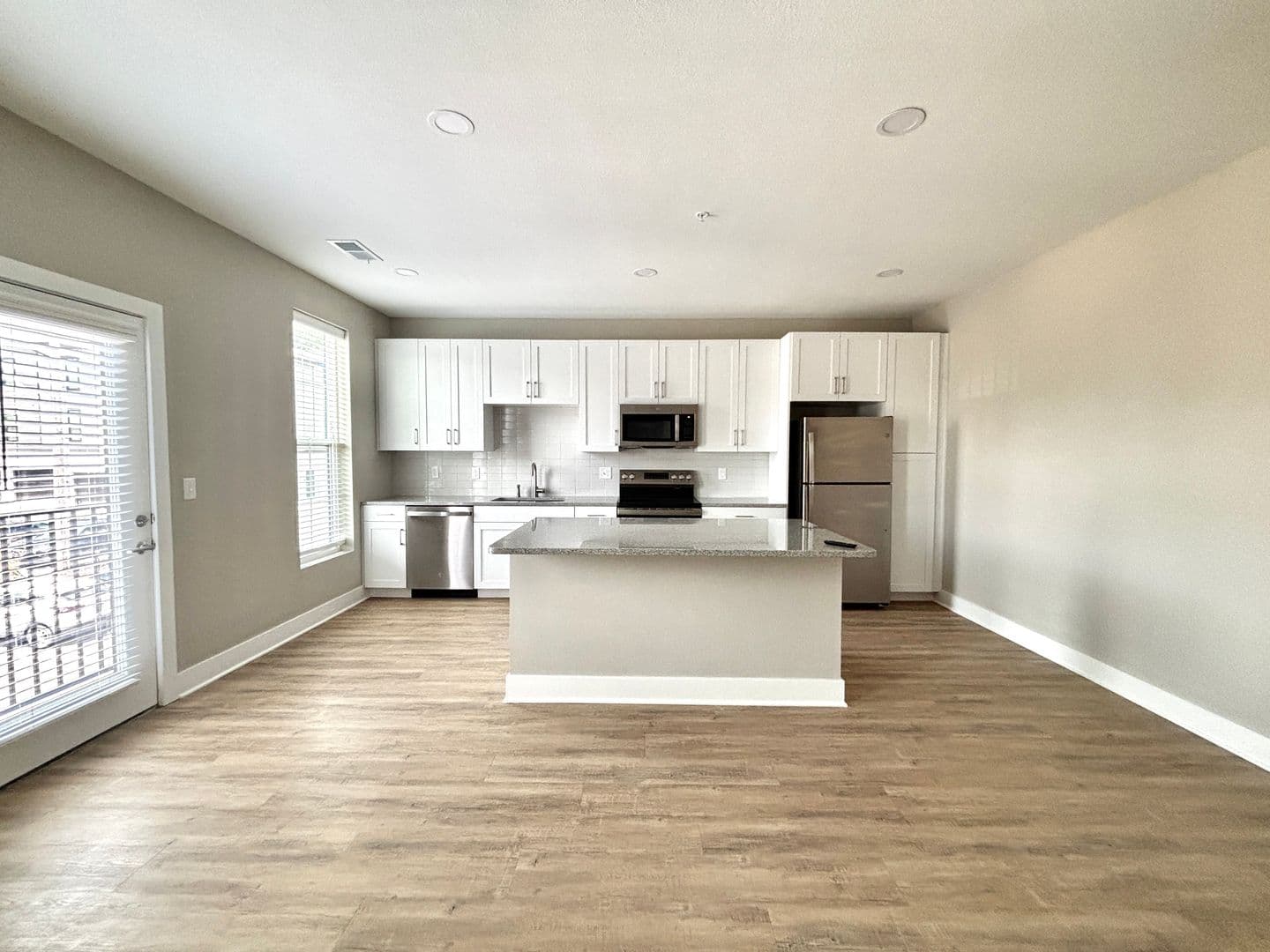 Mission Apartment: 5808 Nall Ave