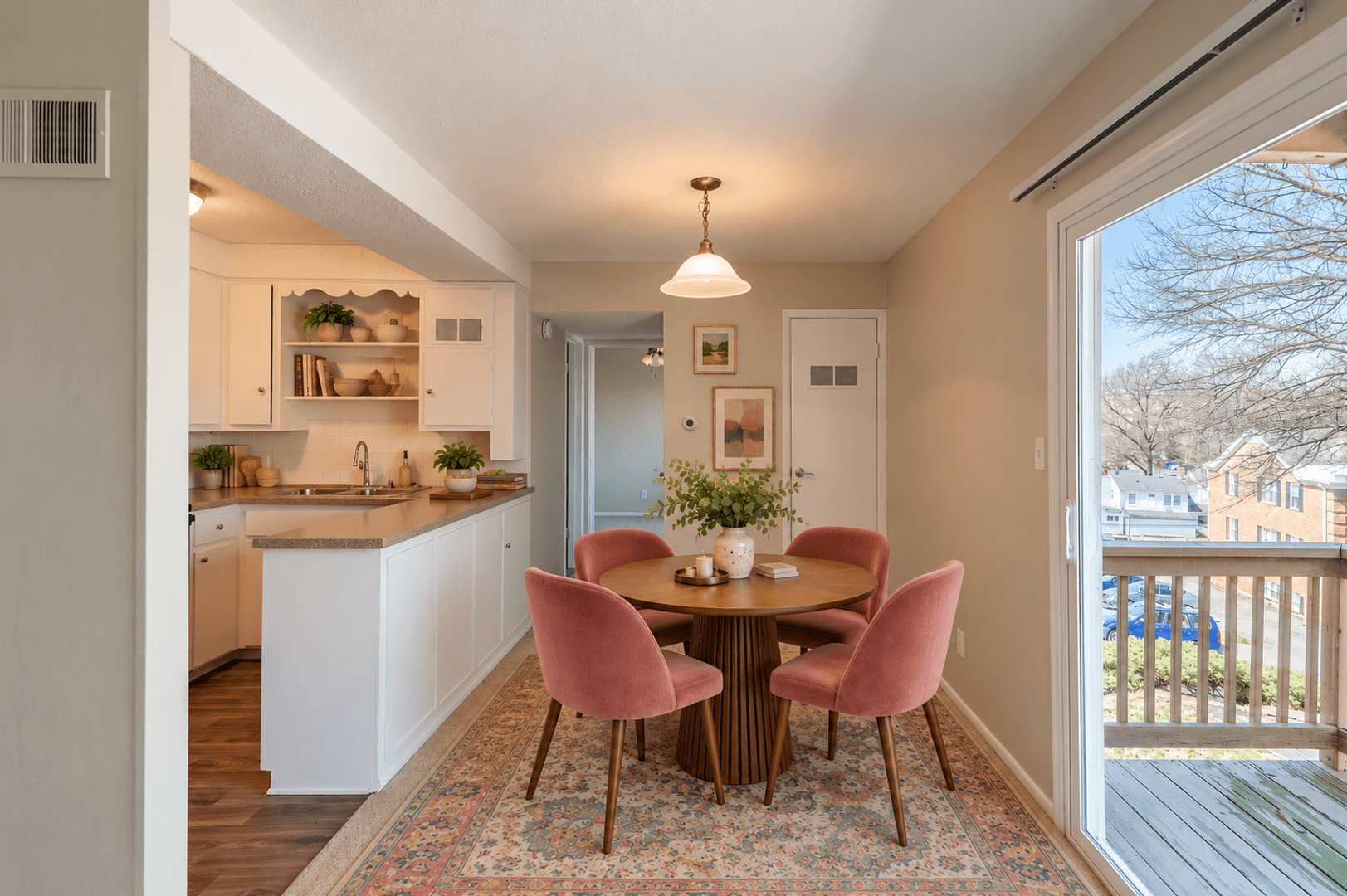 Mission Apartment: 5720 Martway St