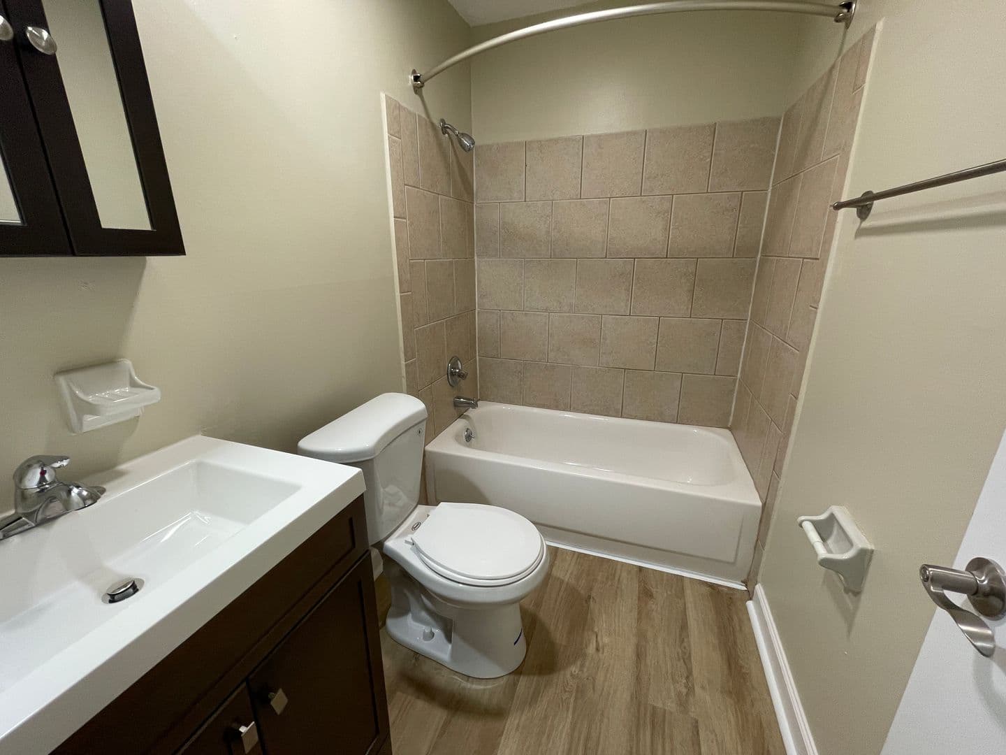 Mission Apartment: 5708 Outlook