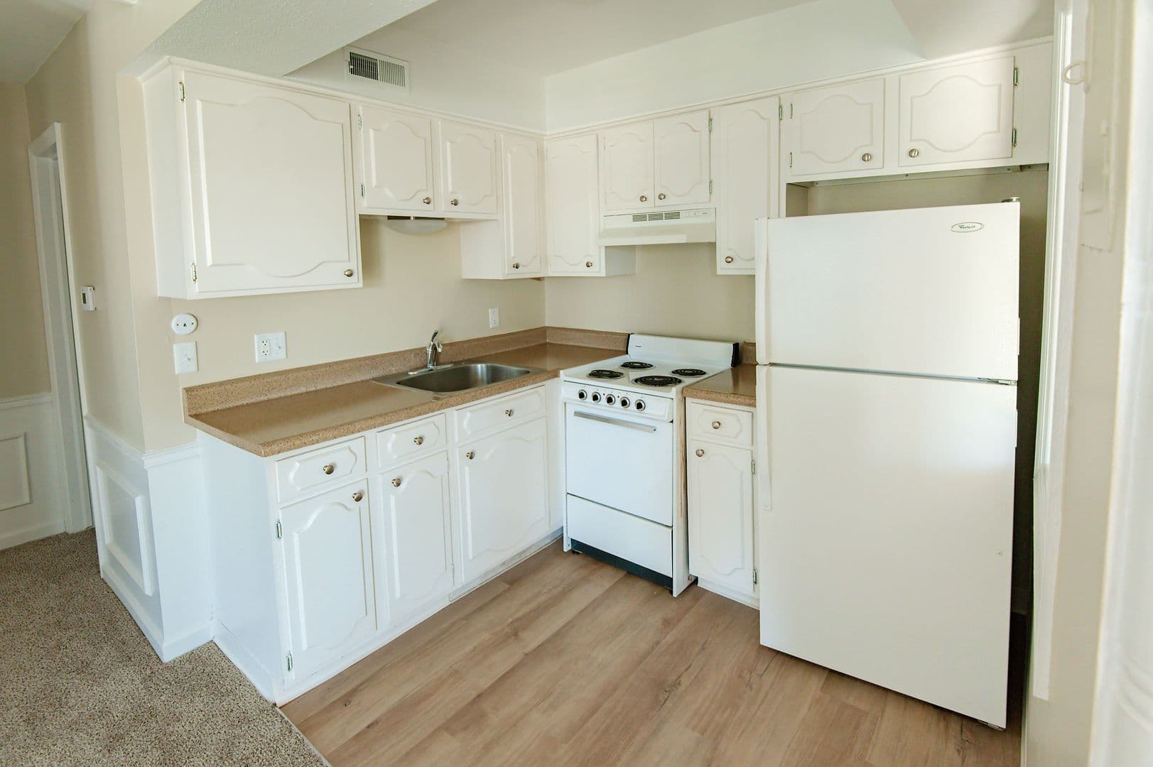 Mission Apartment: 5932 Outlook