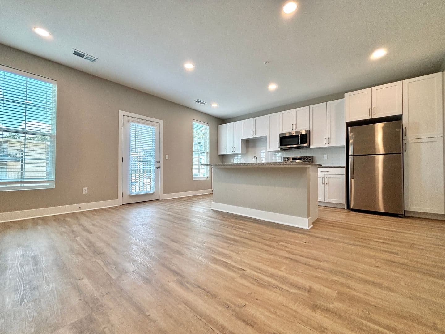 Mission Apartment: 5808 Nall Ave