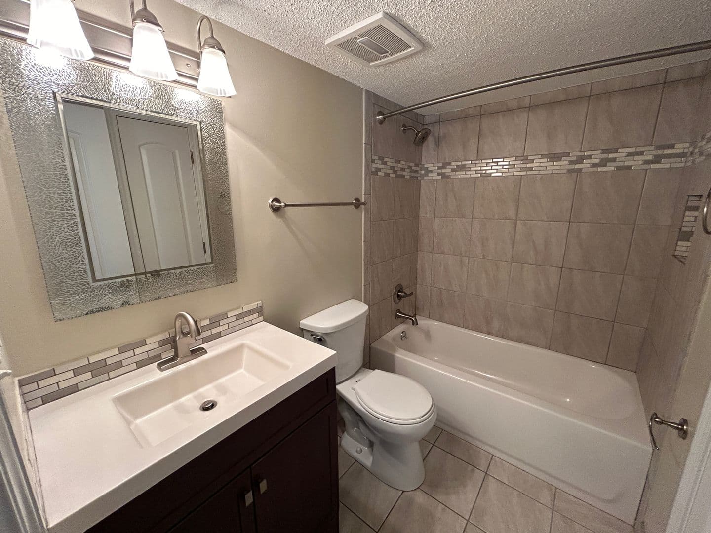 Merriam Apartment: 6216 Slater