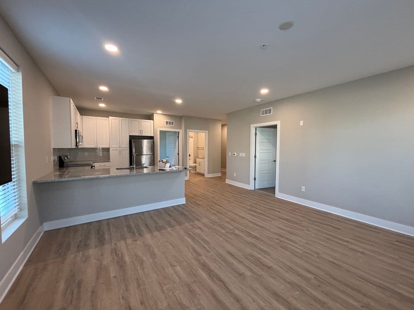 Mission Apartment: 5808 Nall Ave