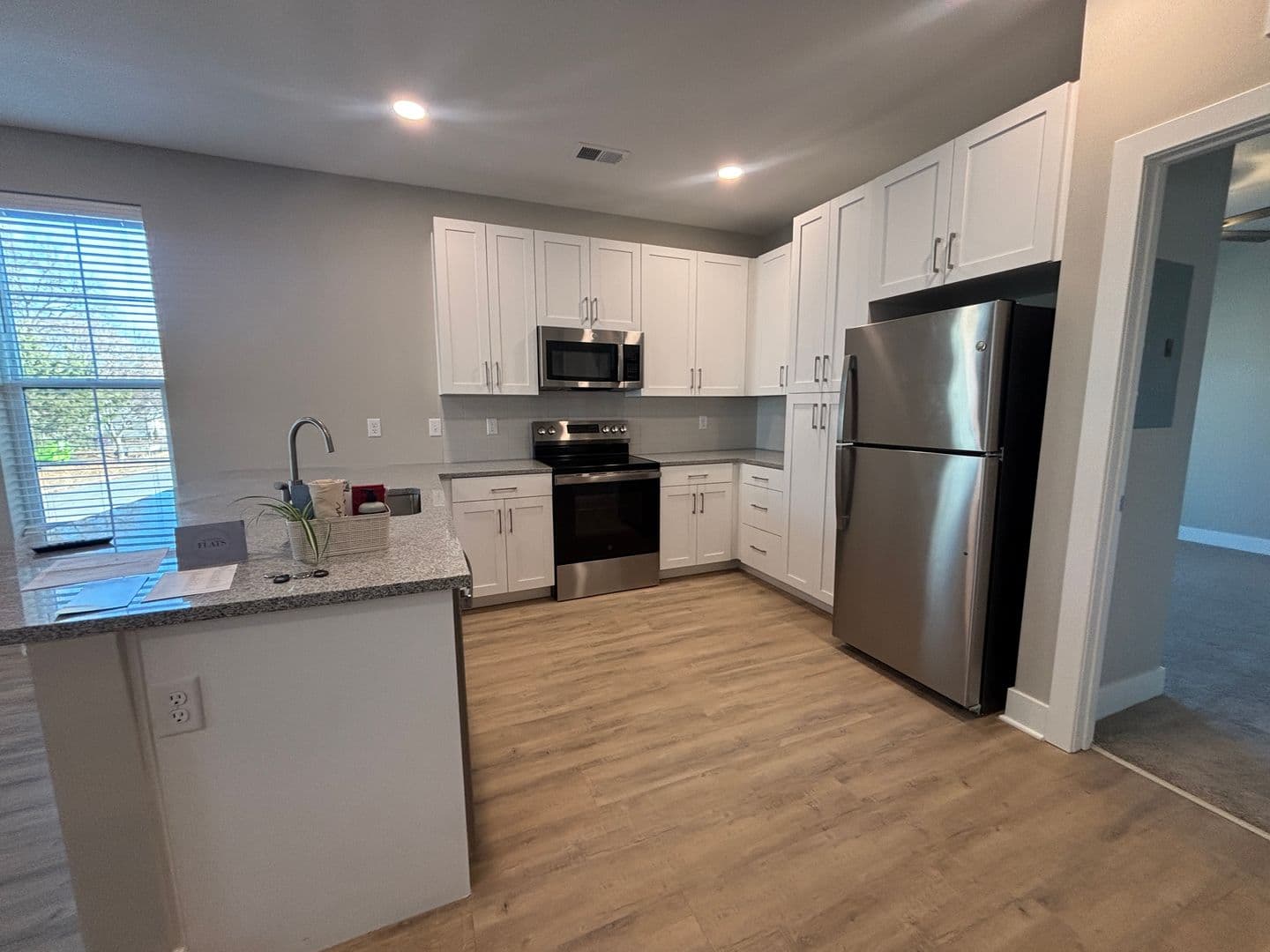 Mission Apartment: 5808 Nall Ave