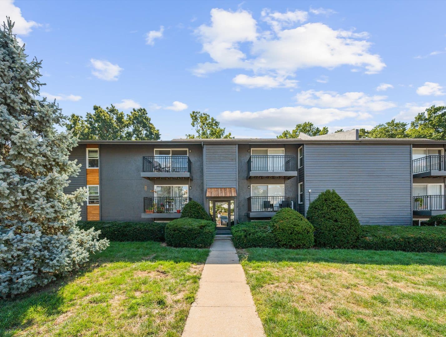 Merriam Apartment: 8715 W. 65th St.