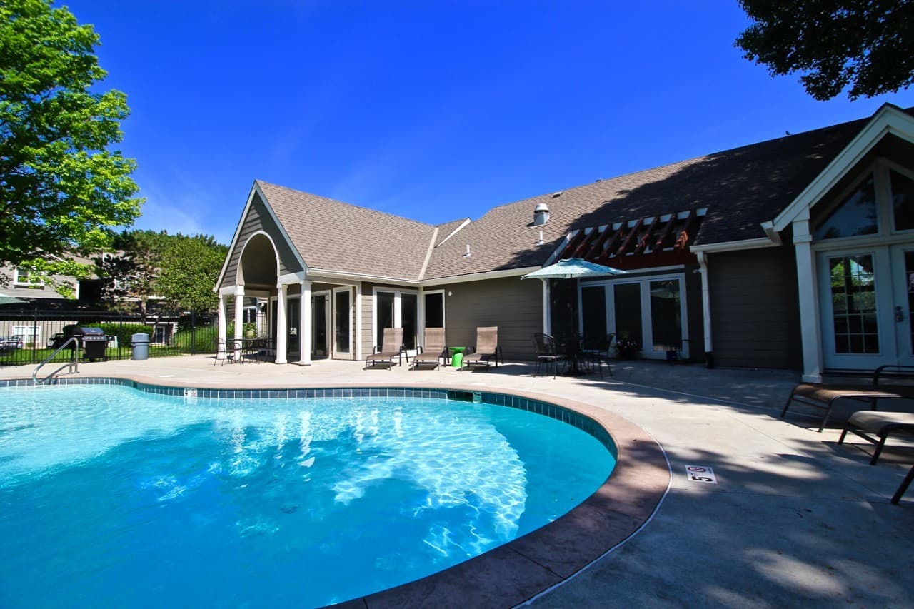 Shawnee Apartment: 11115 W 64th Terrace
