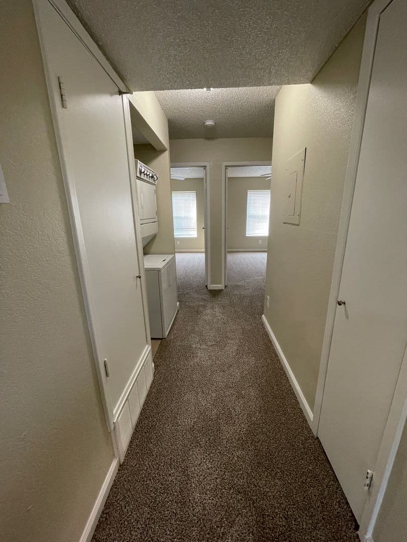 Shawnee Apartment: 11115 W 64th Terrace