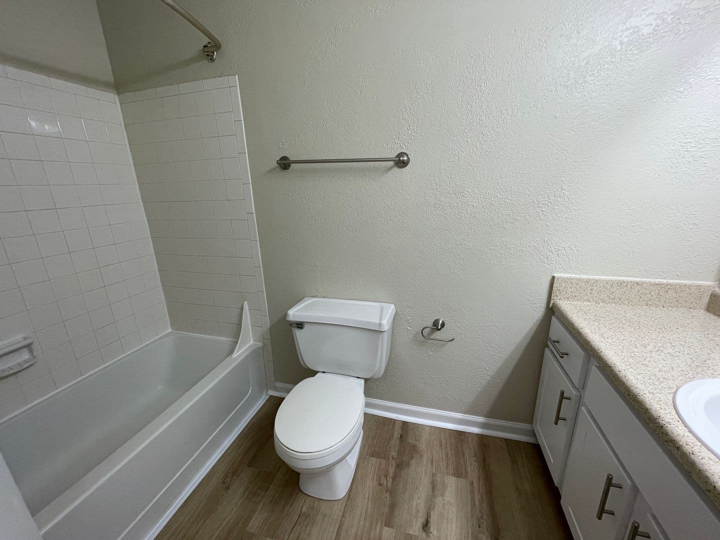 Shawnee Apartment: 11115 W 64th Terrace