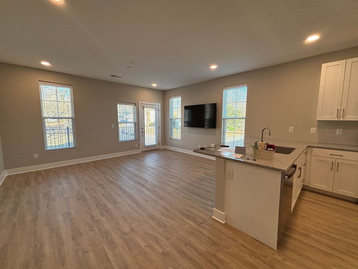 Mission Apartment: 5808 Nall Ave