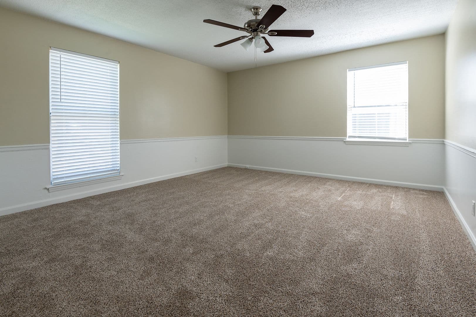Mission Apartment: 5932 Outlook