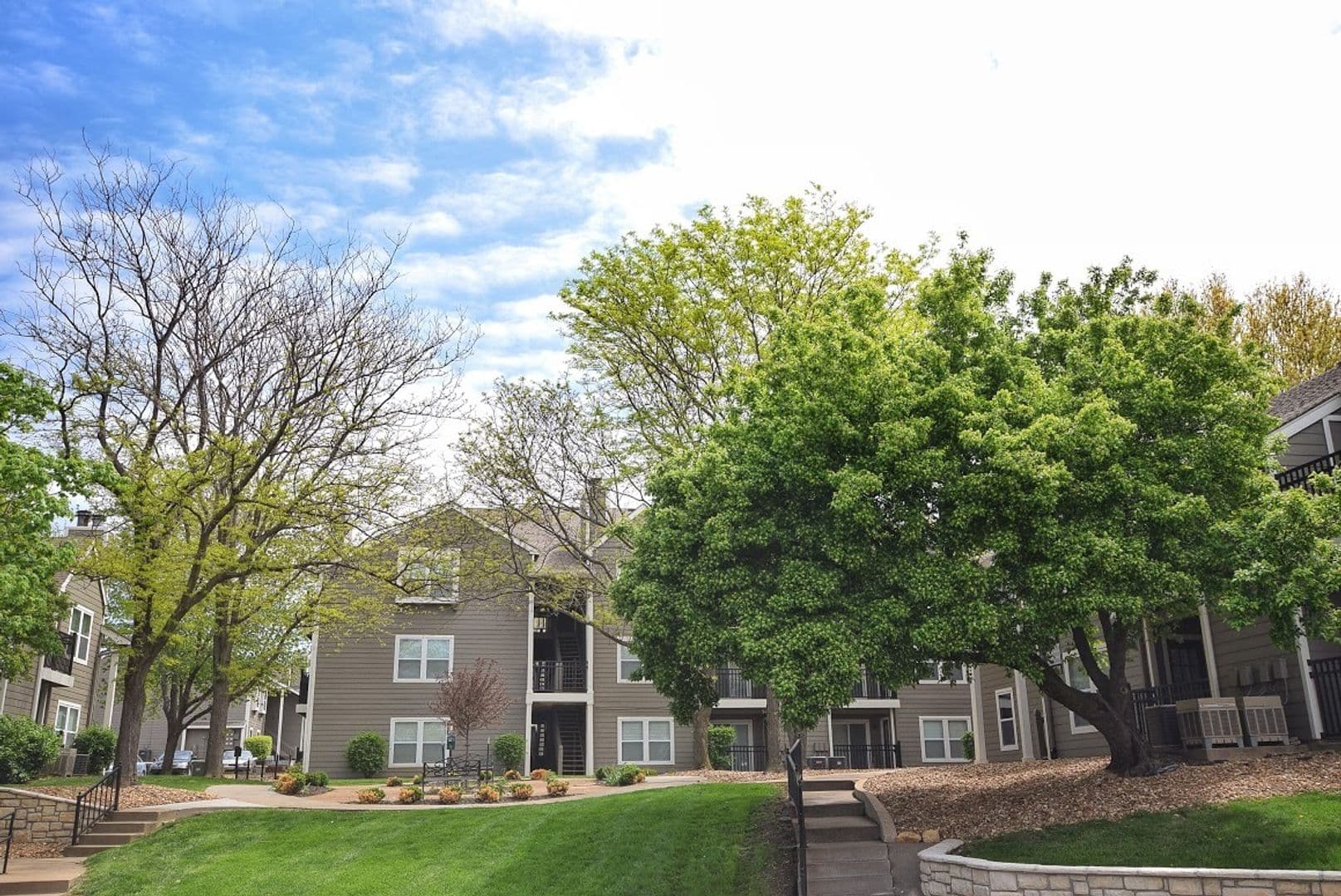 Shawnee Apartment: 11115 W 64th Terrace