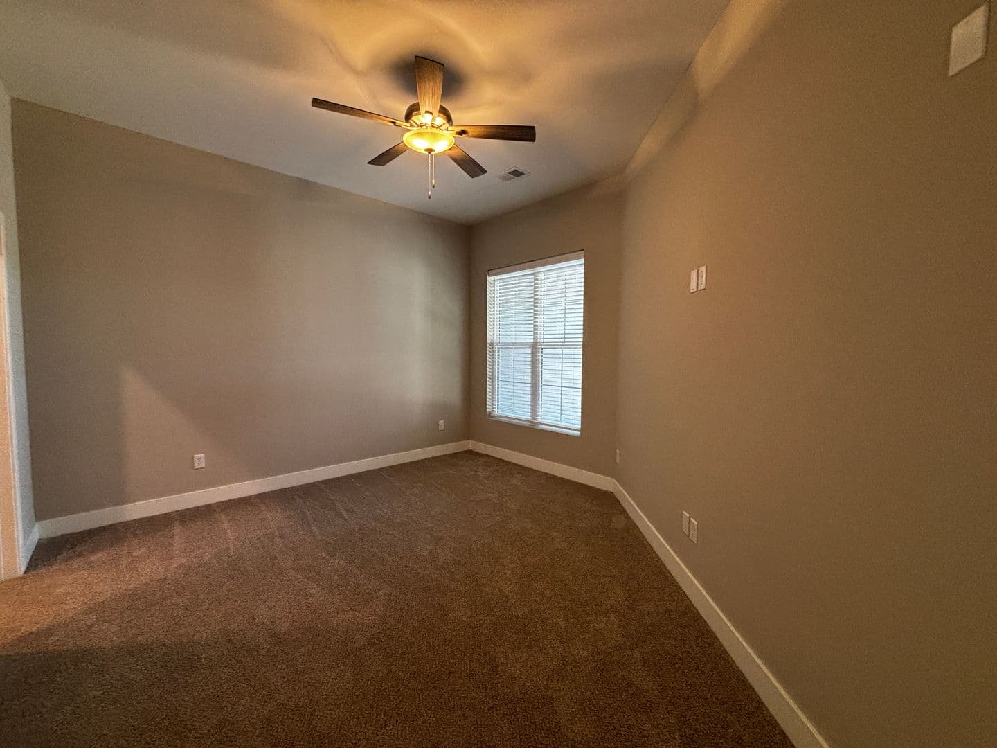 Mission Apartment: 5808 Nall Ave