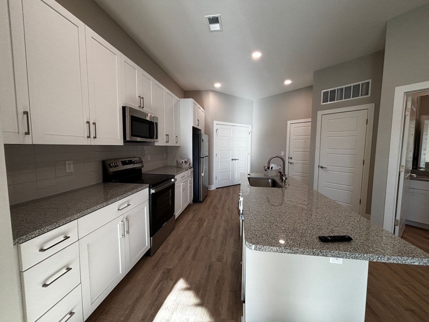 Mission Apartment: 5808 Nall Ave