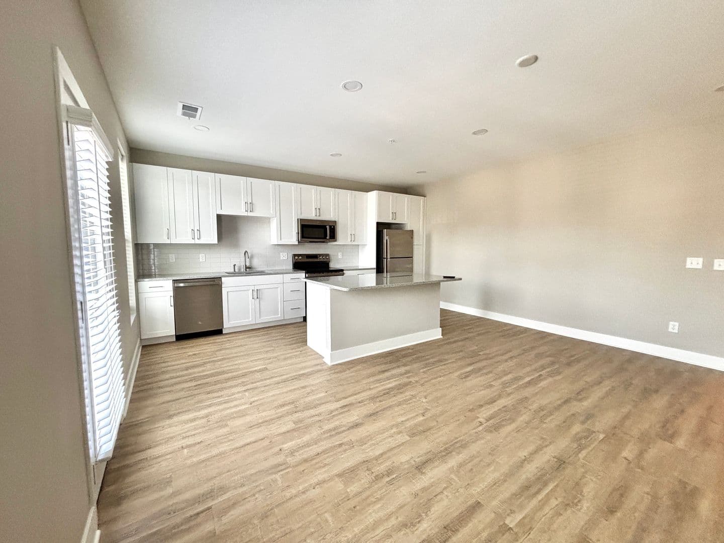 Mission Apartment: 5808 Nall Ave