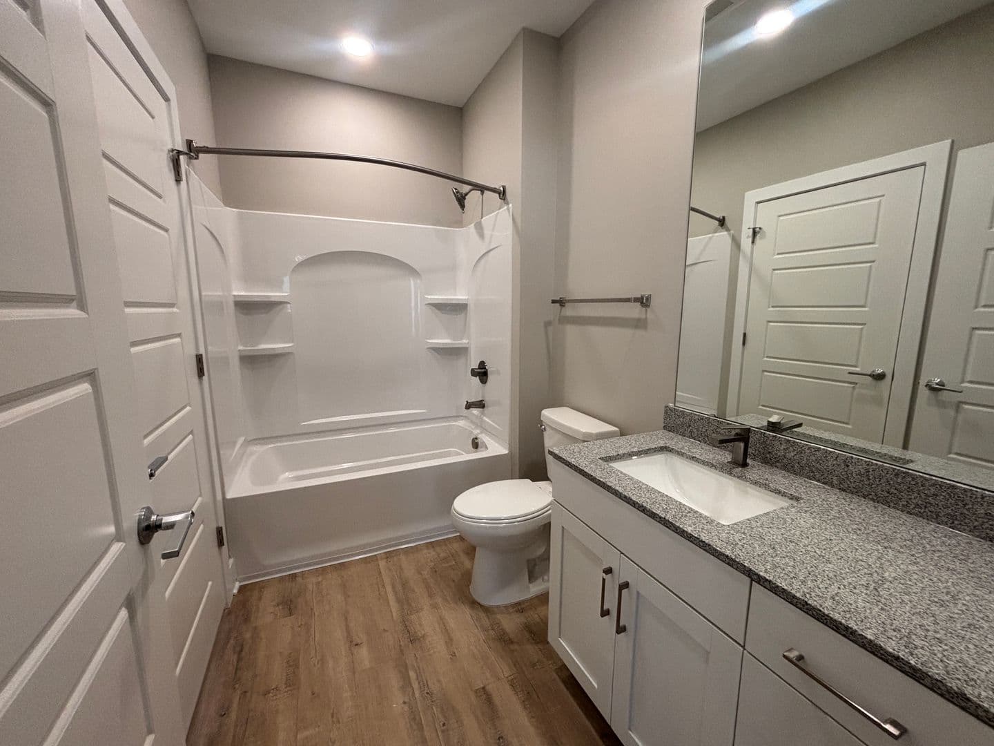 Mission Apartment: 5808 Nall Ave