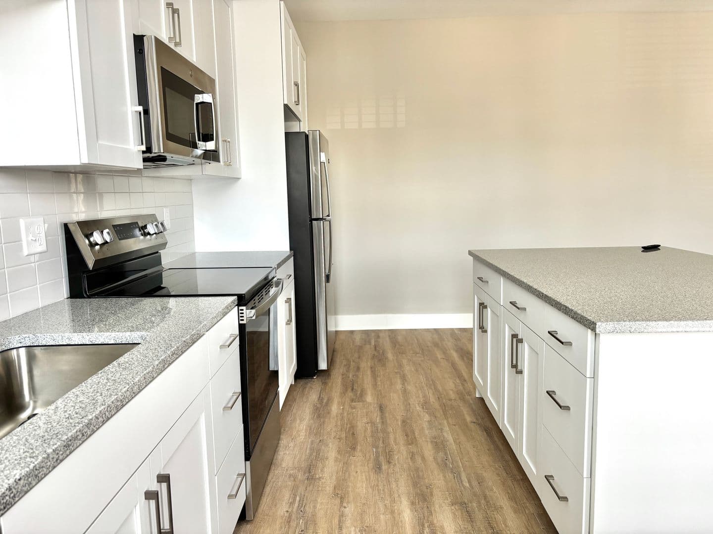 Mission Apartment: 5808 Nall Ave