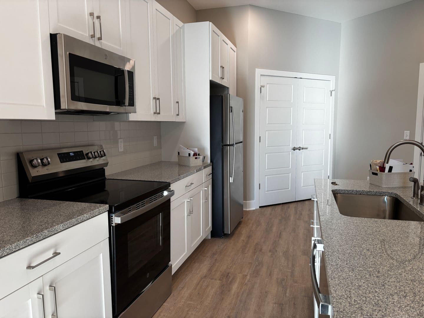 Mission Apartment: 5808 Nall Ave