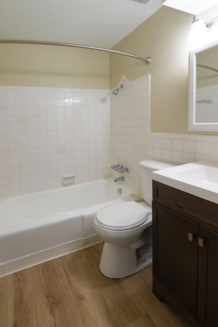 Mission Apartment: 5932 Outlook