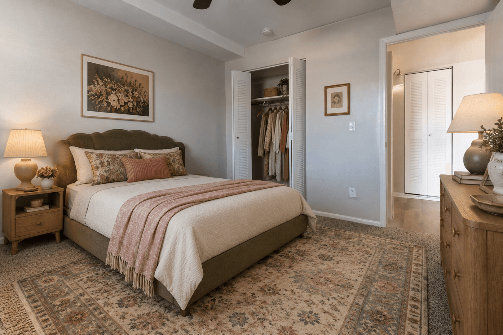 Overland Park Apartment: 7620 Shawnee Mission Pkwy