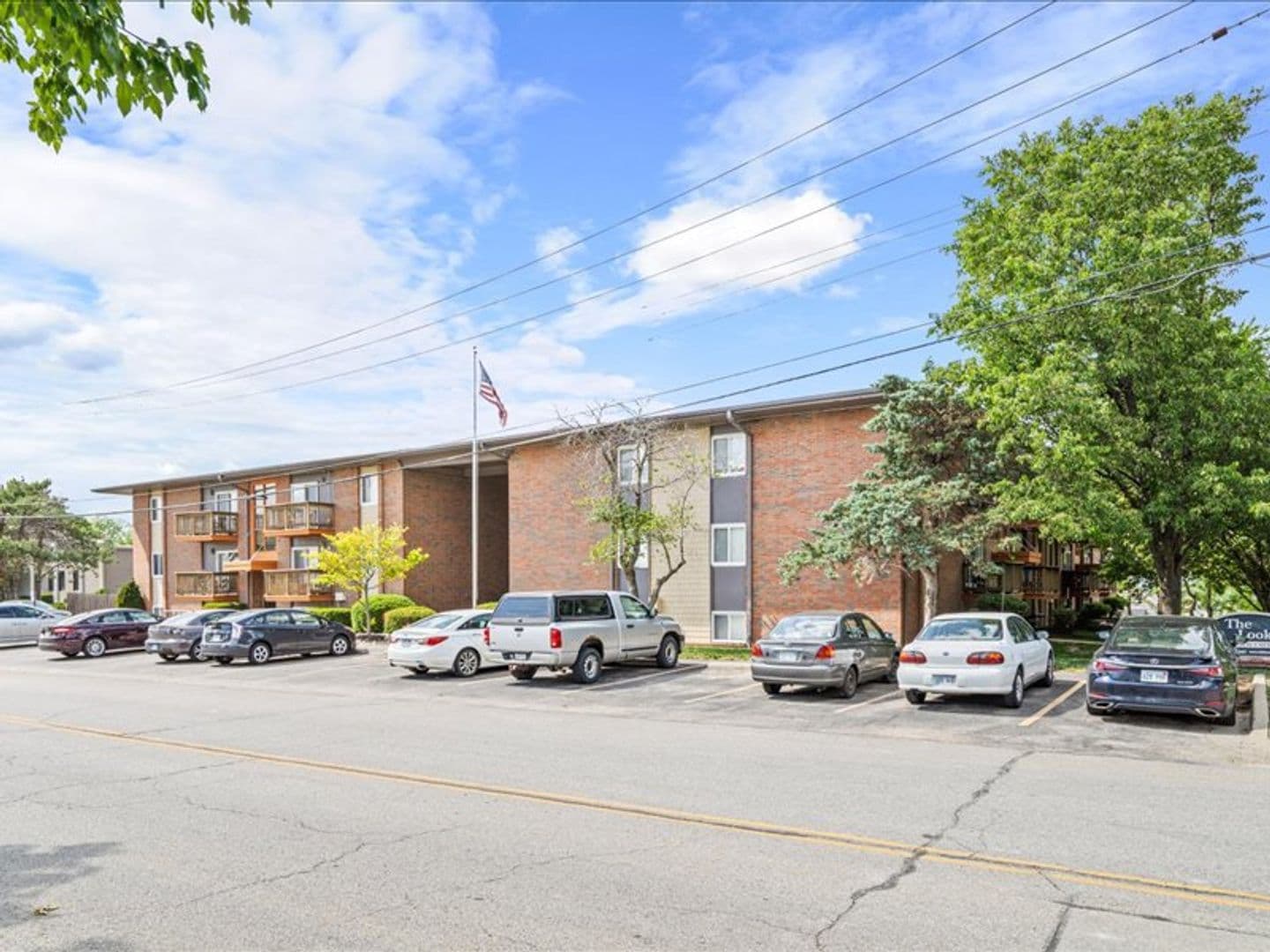 Merriam Apartment: 6216 Slater
