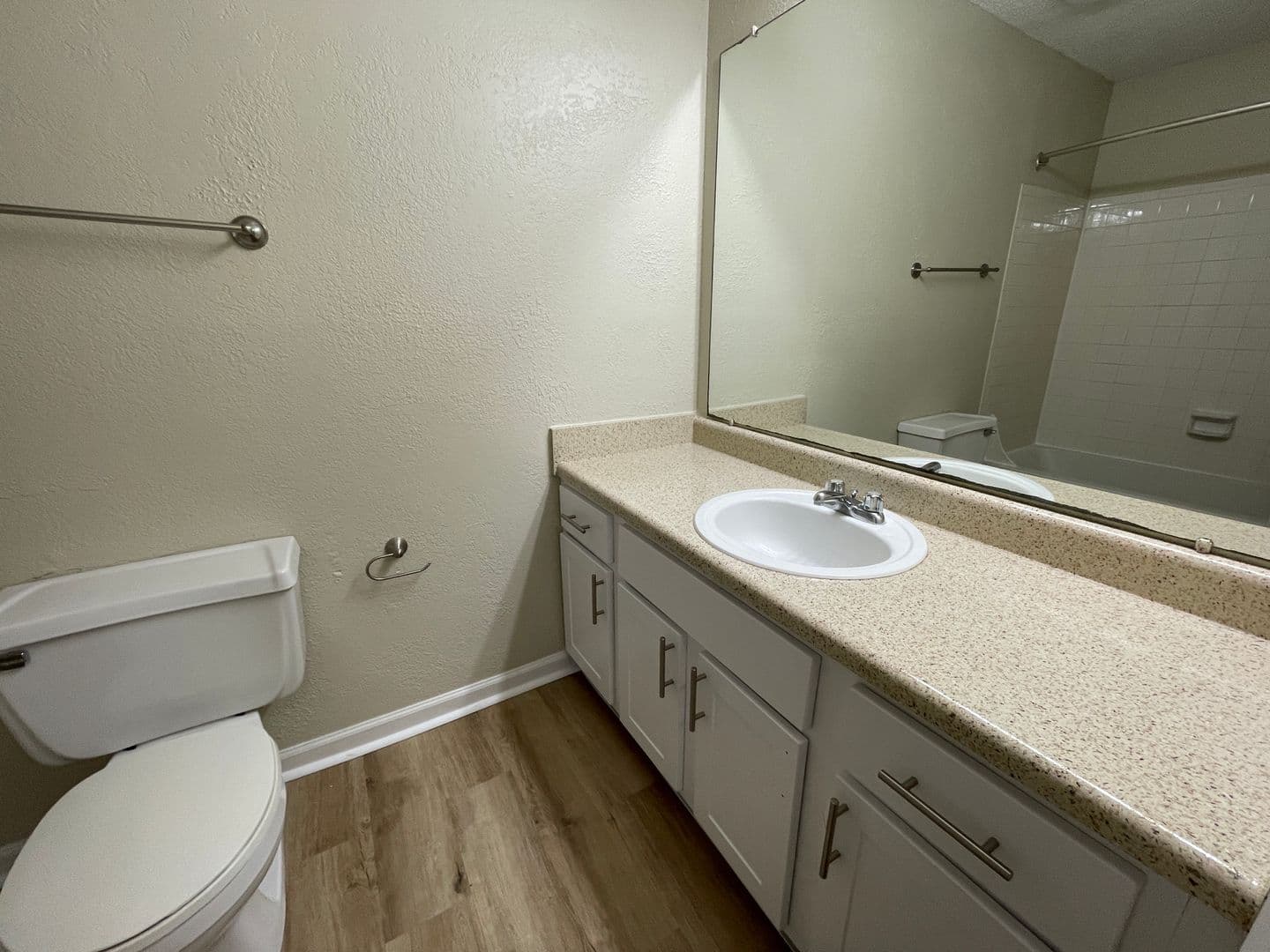 Shawnee Apartment: 11115 W 64th Terrace