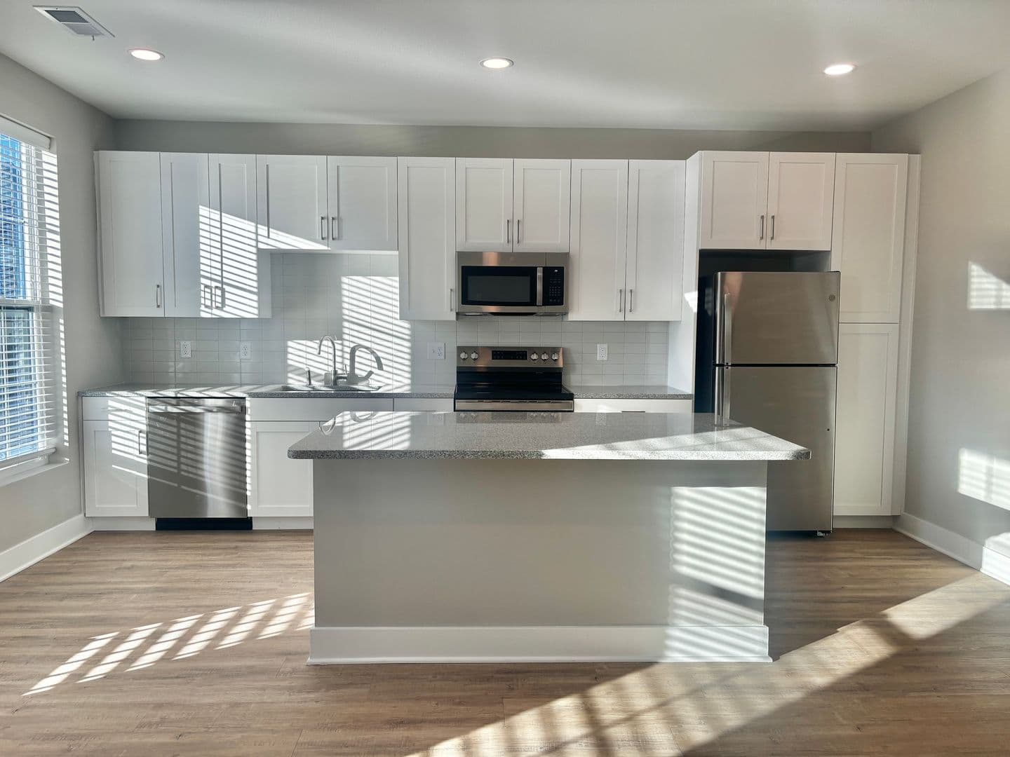 Mission Apartment: 5808 Nall Ave