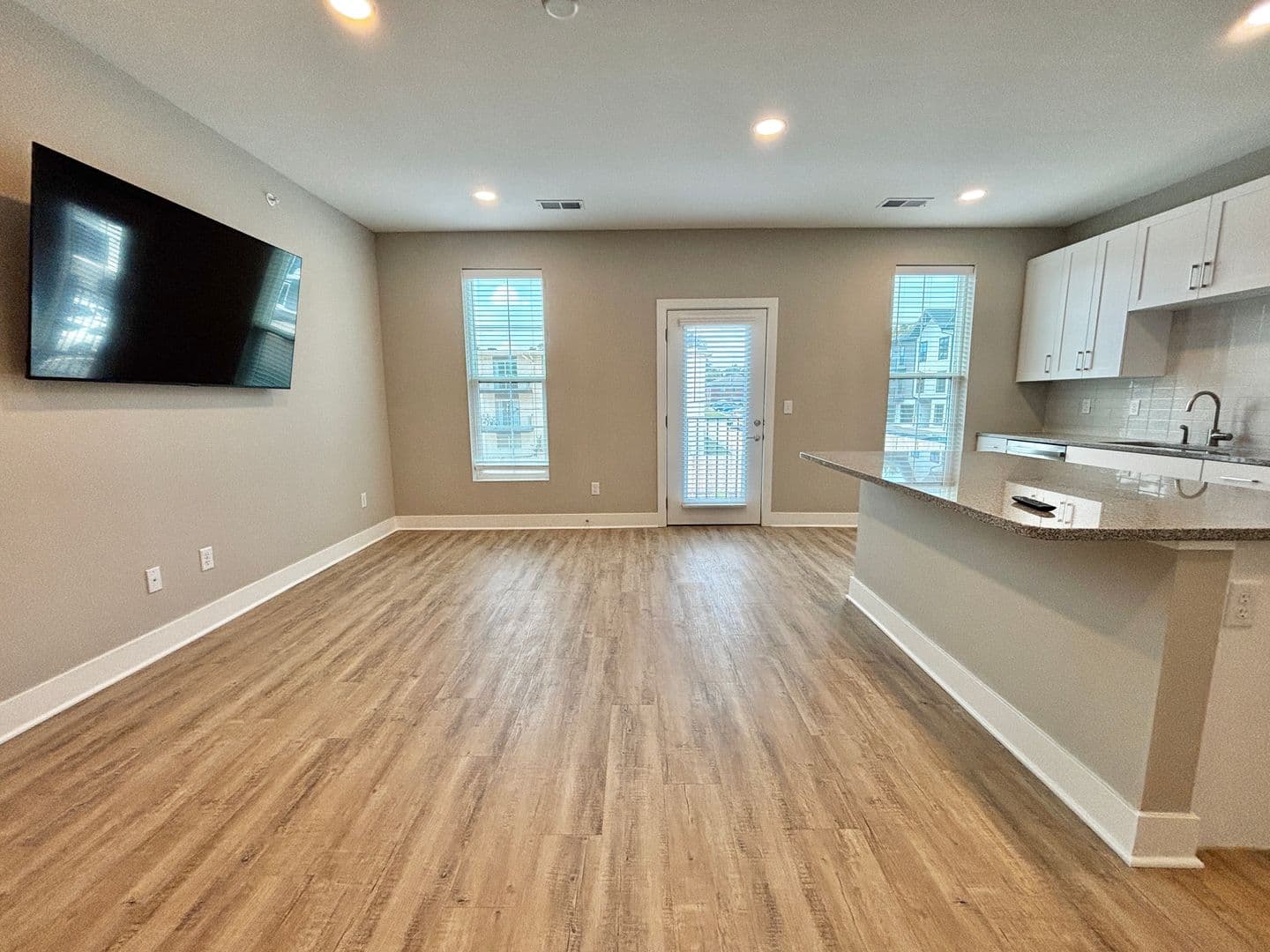 Mission Apartment: 5808 Nall Ave