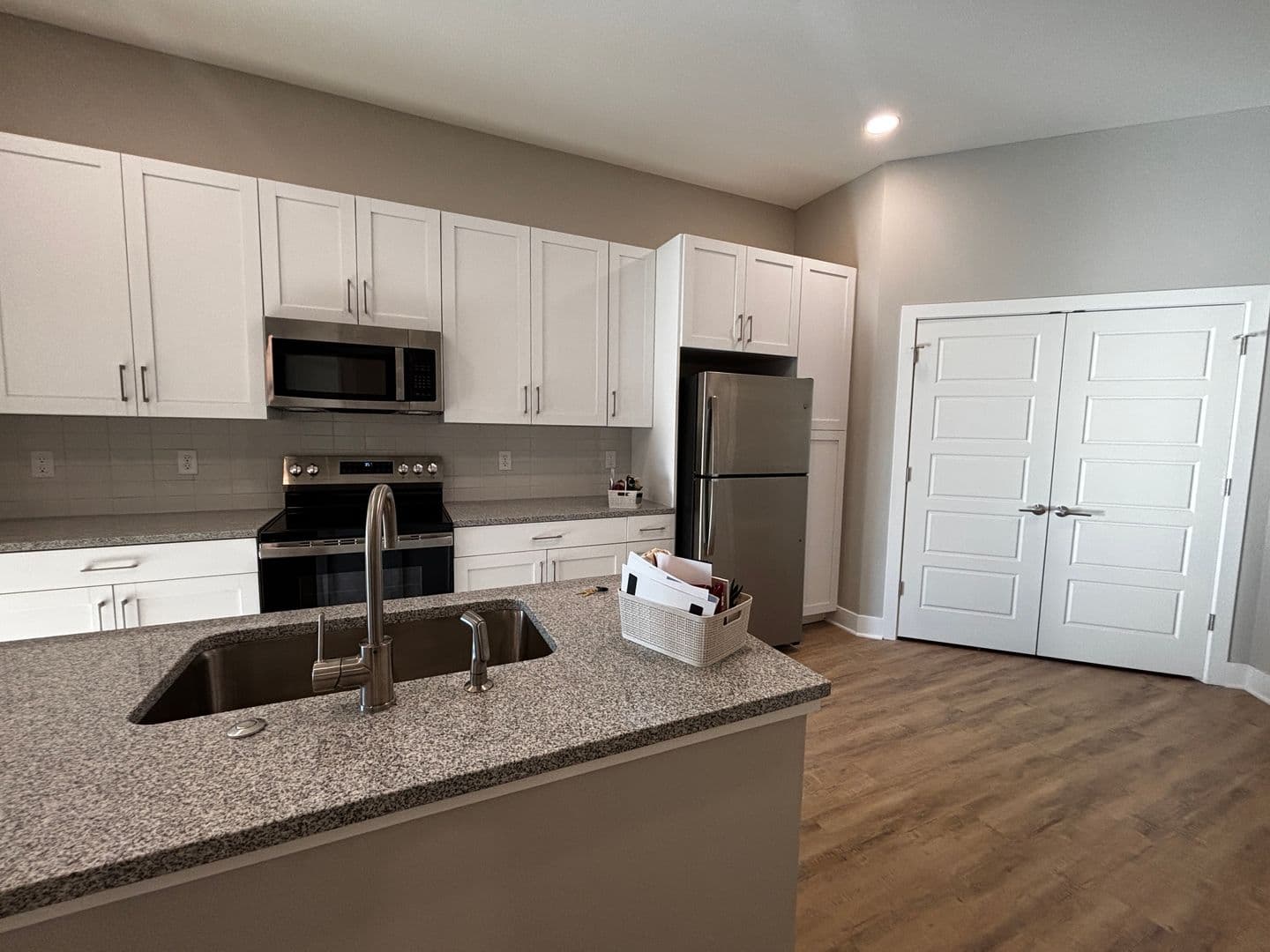 Mission Apartment: 5808 Nall Ave